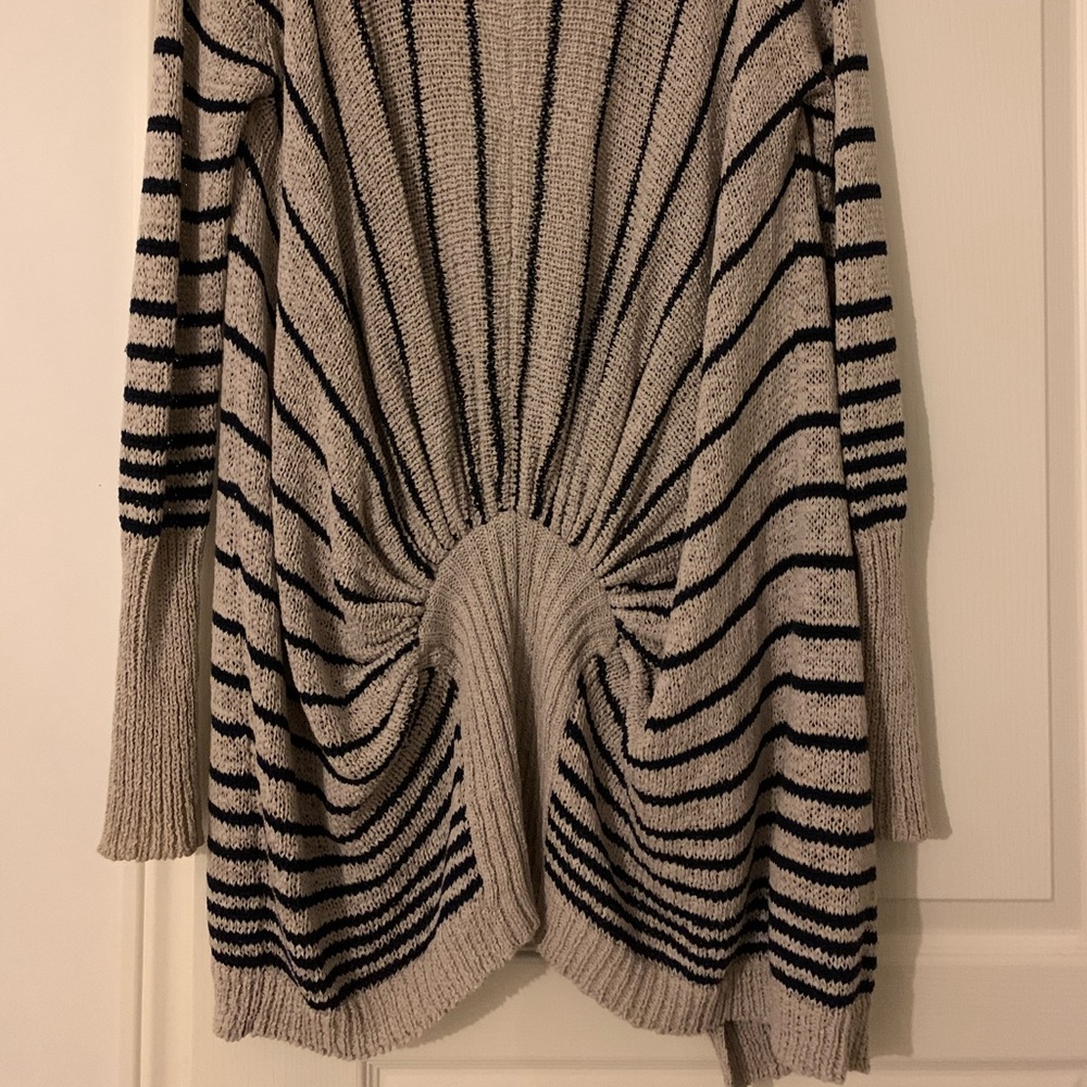 BCBG cardigan XS